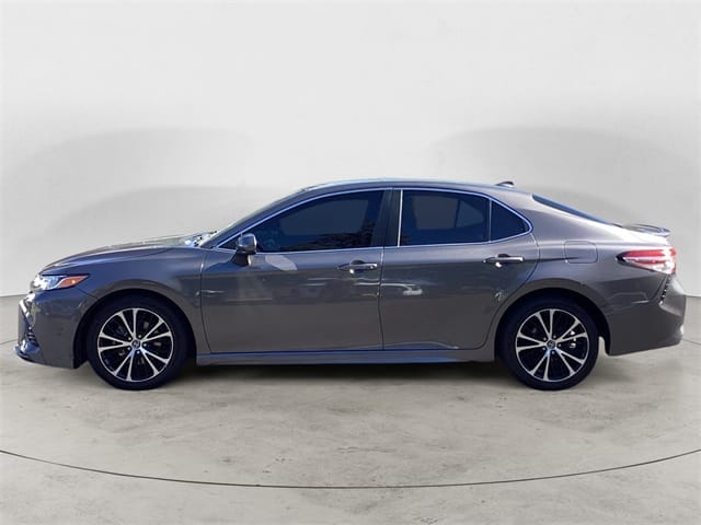 Used 2020 Toyota Camry SE 4D Sedan – 4T1G11AK6LU913727
