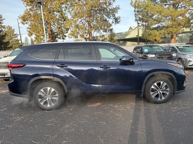 Used 2023 Toyota Highlander XLE 4D Sport Utility – 5TDKDRBH0PS027307