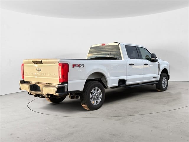 Used 2023 Ford F-350SD XLT 4D Crew Cab – 1FT8W3BT4PEC63454 full
