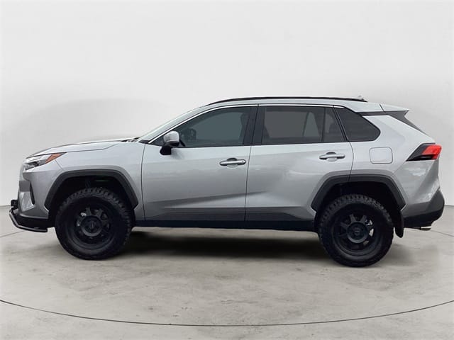 2024 Toyota RAV4 XLE's photo