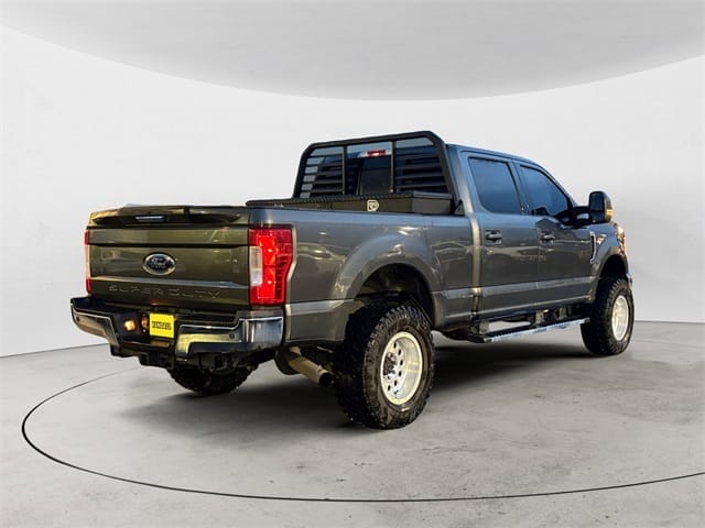 Used 2019 Ford F-250SD Lariat 4D Crew Cab – 1FT7W2BT0KEC60615 full