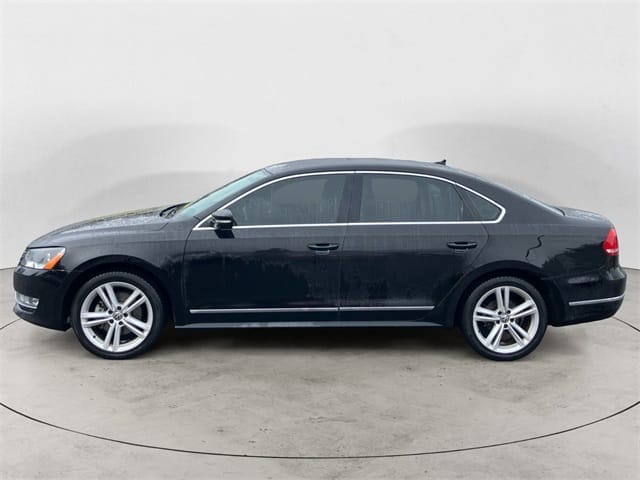Used 2014 Volkswagen Passat TDI SEL Premium 4D Sedan – 1VWCN7A38EC112063