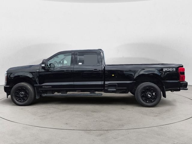 Used 2025 Ford F-350SD Lariat 4D Crew Cab – 1FT8W3BT6SEC42517